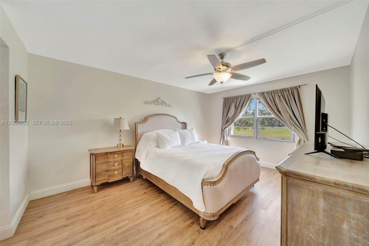 701 SW 128th Ave , Unit 207F, Pembroke Pines, FL 33027 Photo