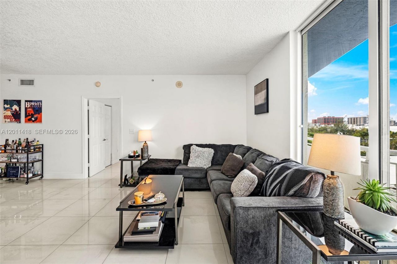 275 NE 18th St , Unit 708, Miami, FL 33132 Photo