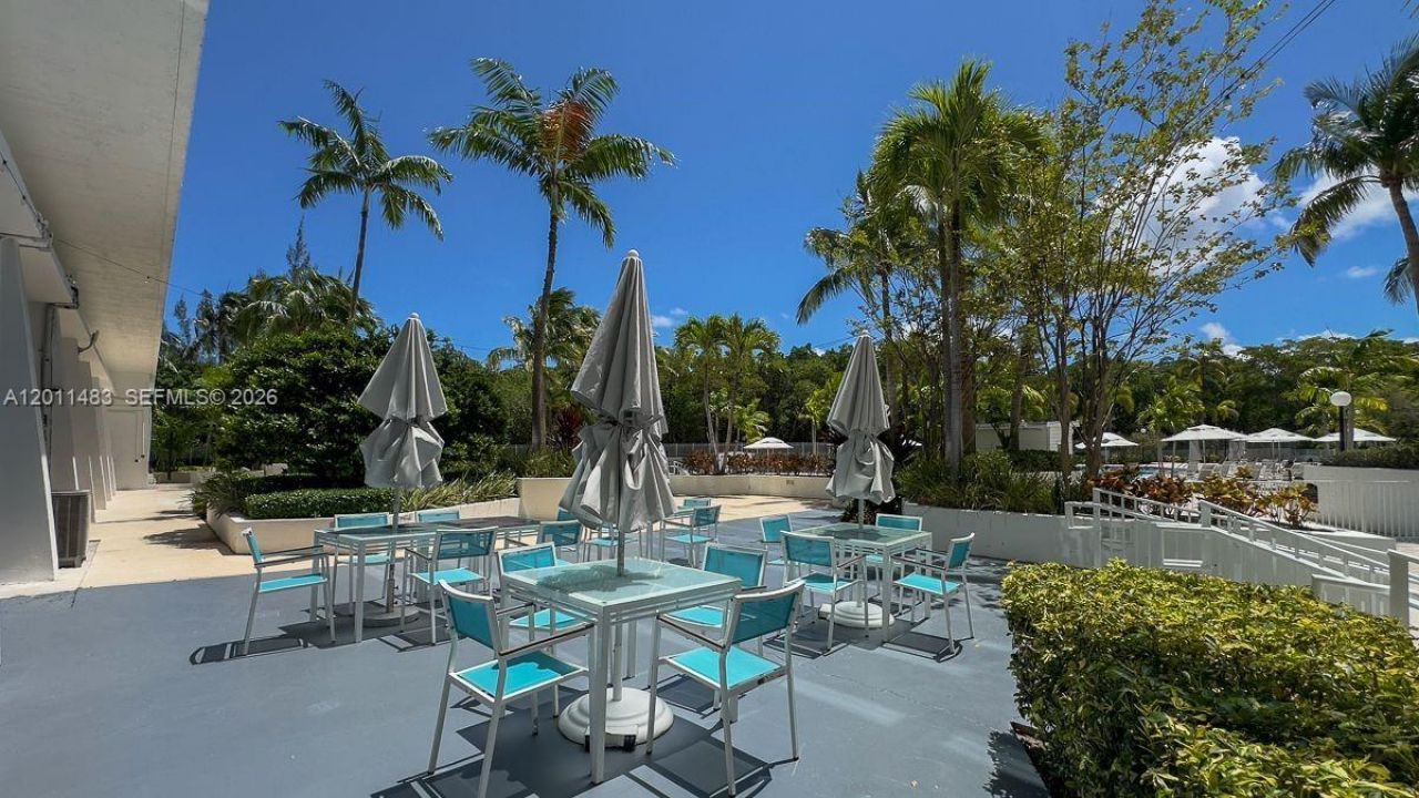 100 Bayview Dr , Unit 210, Sunny Isles Beach, FL 33160 Photo