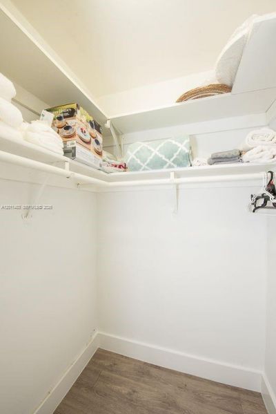 100 Bayview Dr , Unit 210, Sunny Isles Beach, FL 33160 Photo