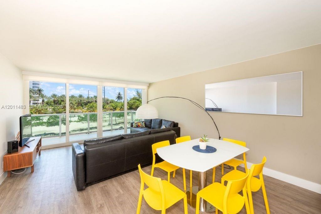 100 Bayview Dr , Unit 210, Sunny Isles Beach, FL 33160 Photo