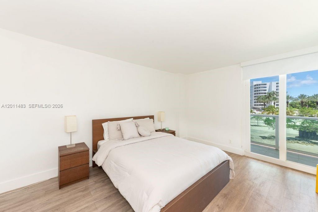 100 Bayview Dr , Unit 210, Sunny Isles Beach, FL 33160 Photo