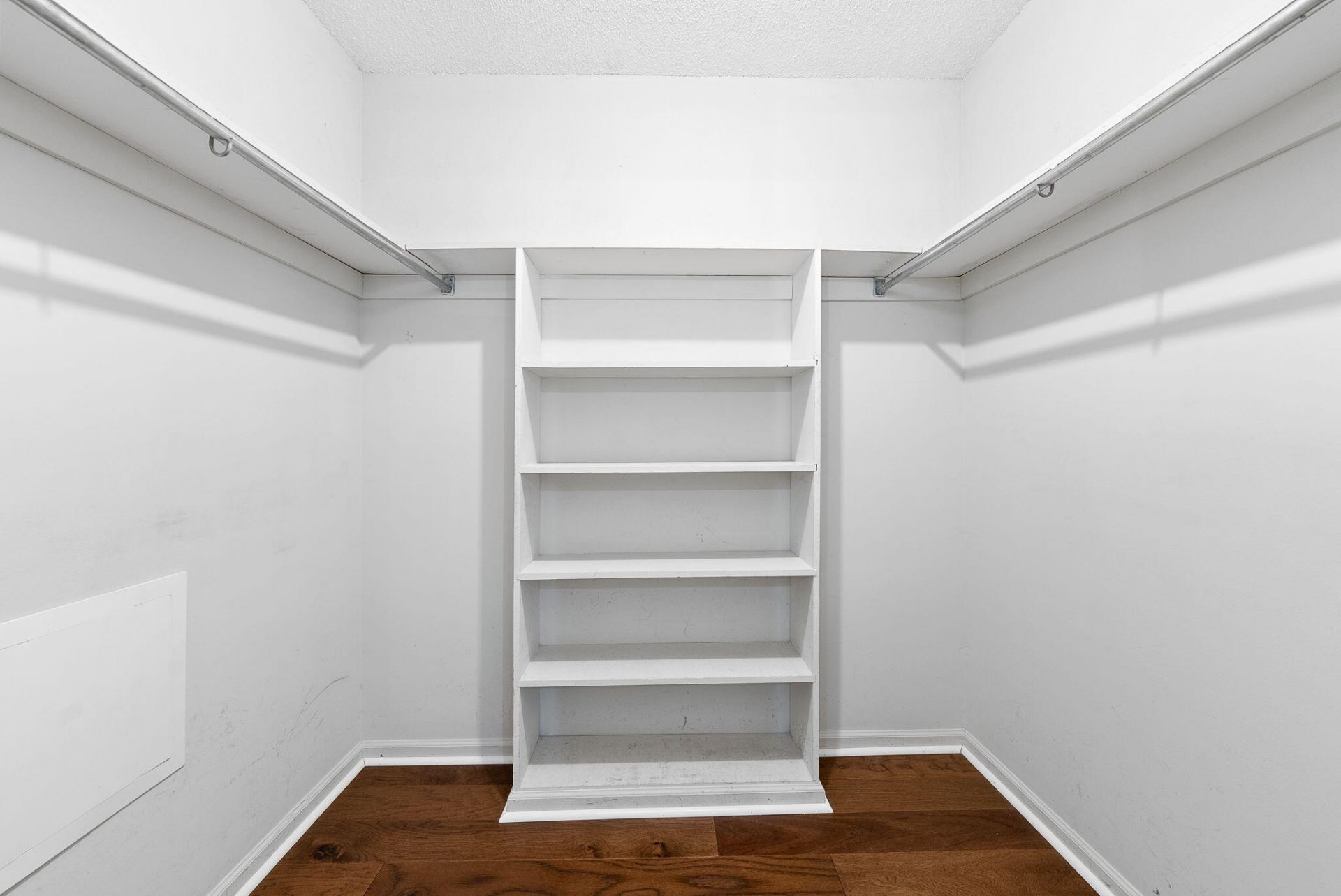 9 Windsor Drive Photo 24