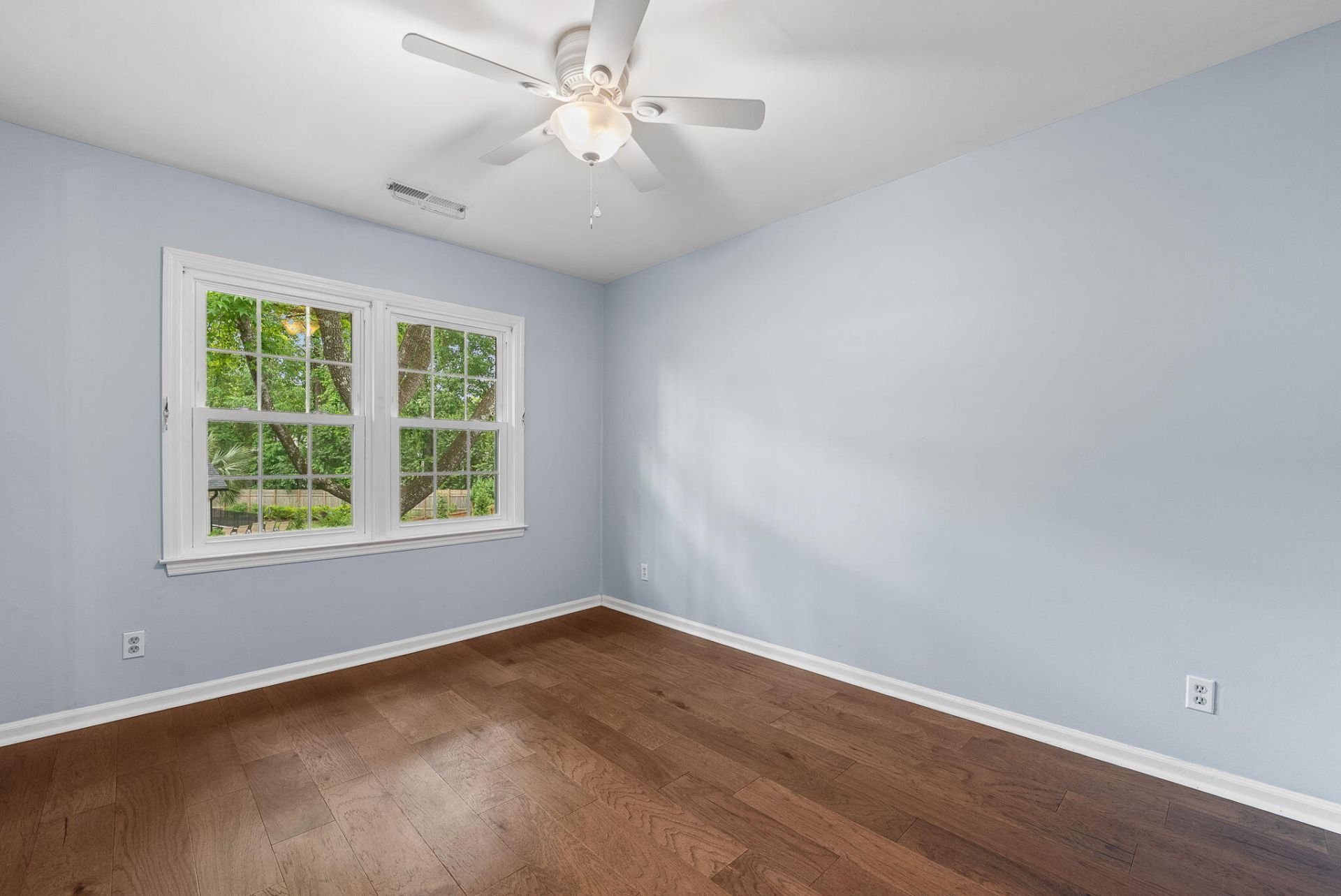 9 Windsor Drive Photo 27