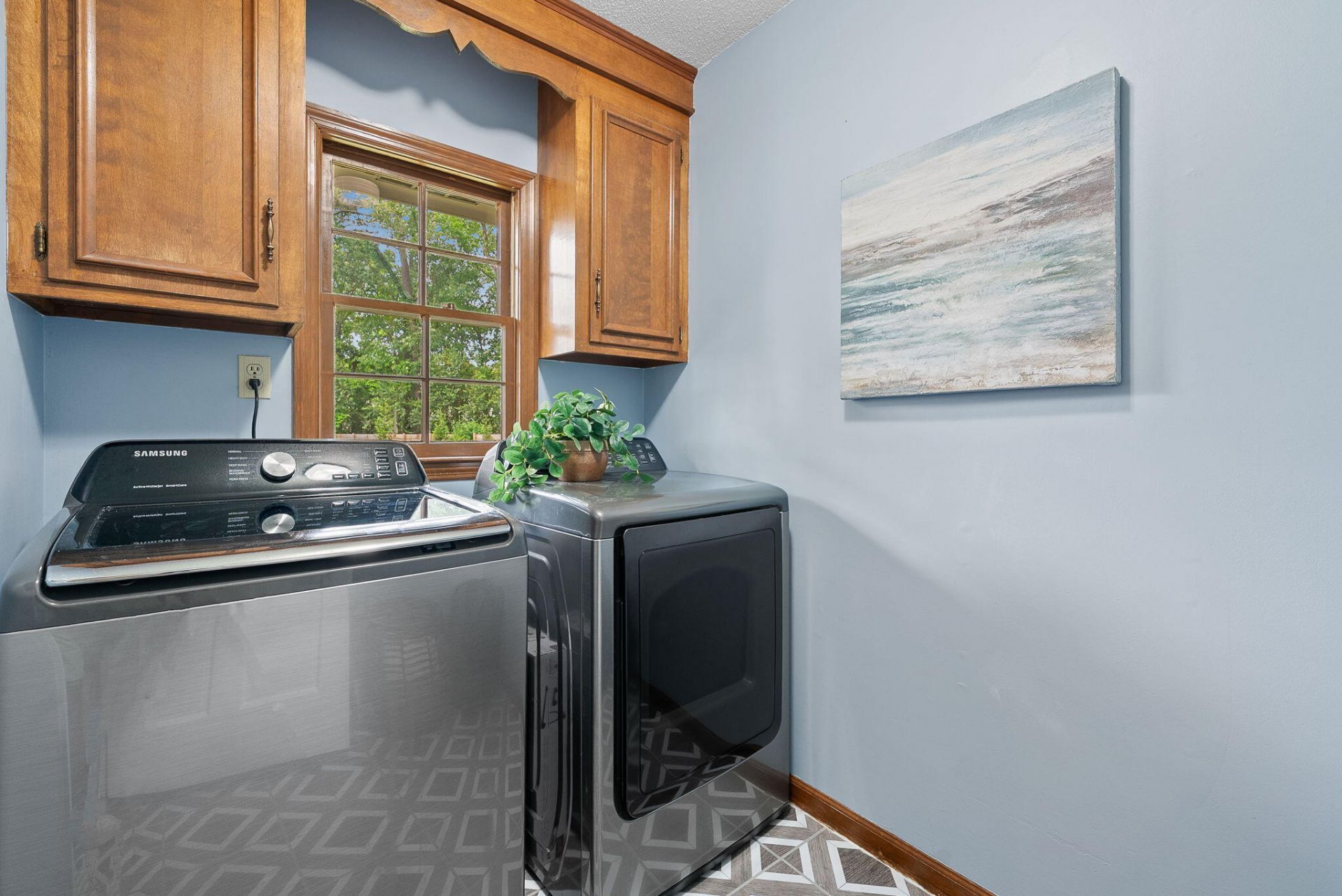 9 Windsor Drive Photo 34