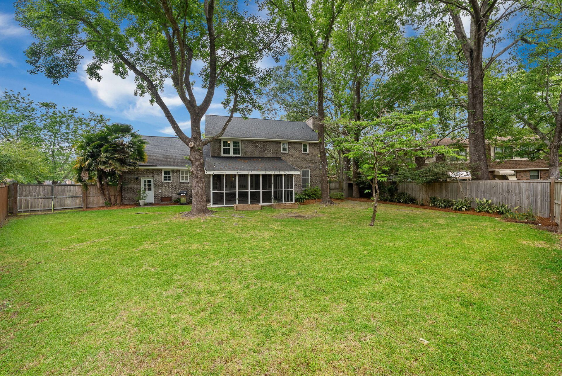 9 Windsor Drive Photo 37
