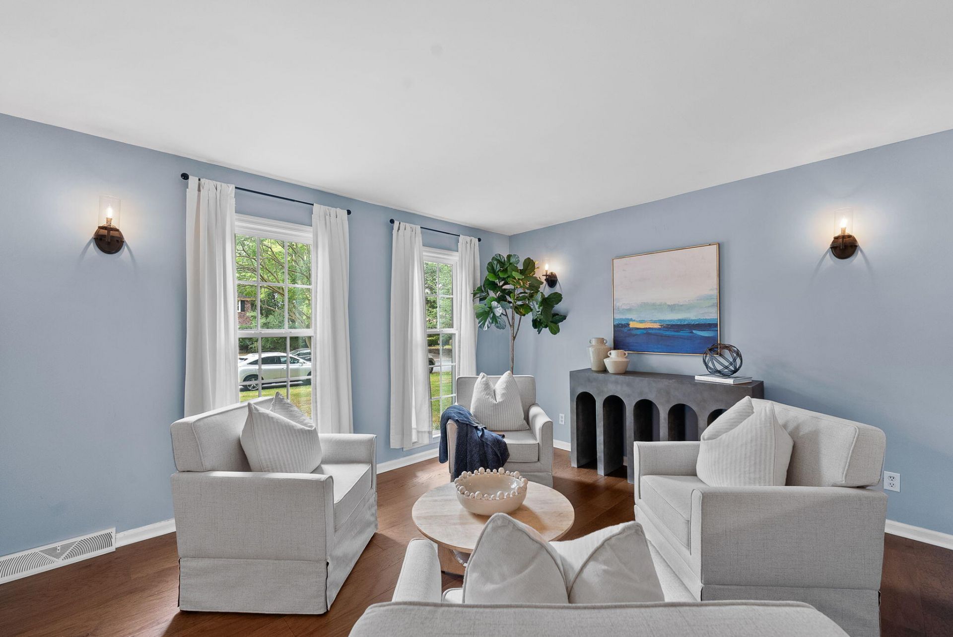 9 Windsor Drive Photo 6