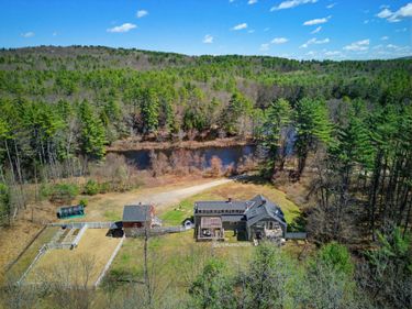 41 W Lull Place, New Boston, NH 03070