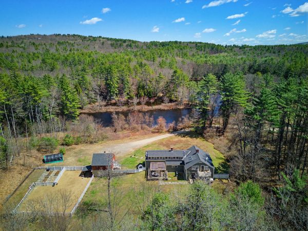 41 W Lull Place, New Boston, NH 03070