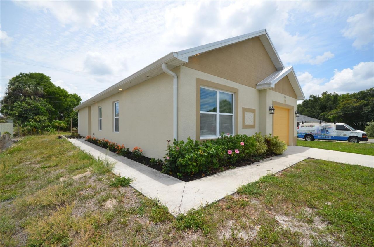 2197 Davis Court, Fort Myers, FL 33916 Photo