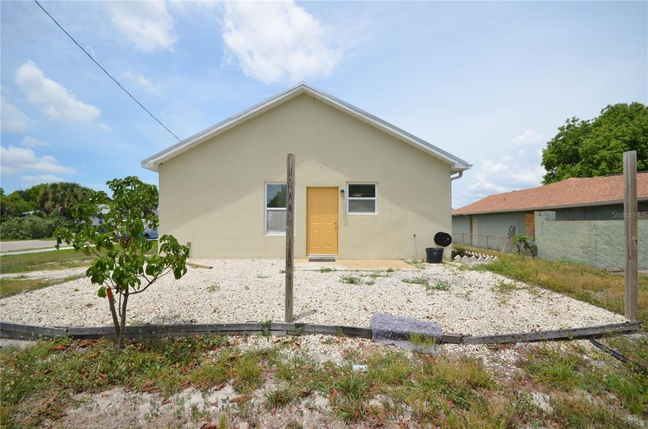 2197 Davis Court, Fort Myers, FL 33916 Photo
