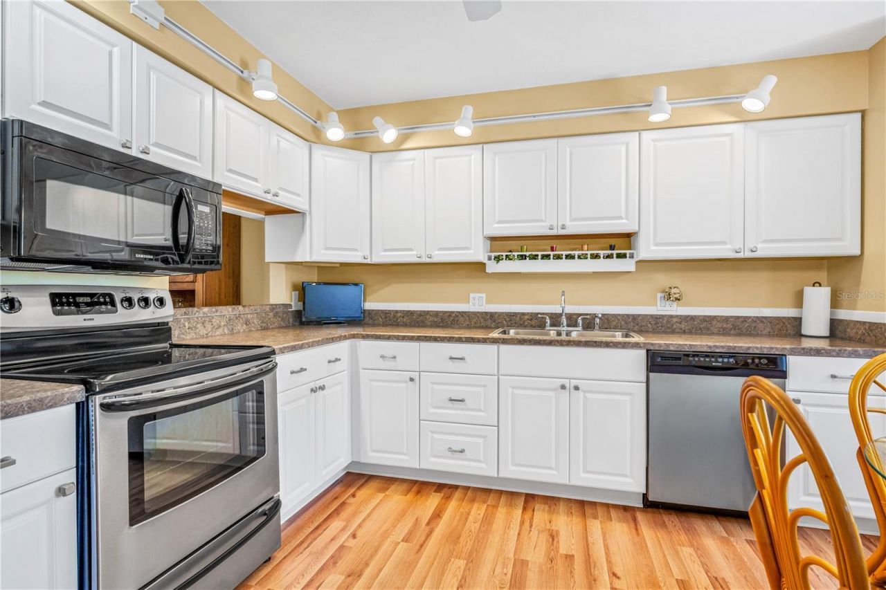 35 Lake Fairgreen Circle, New Smyrna Beach, FL 32168 Photo