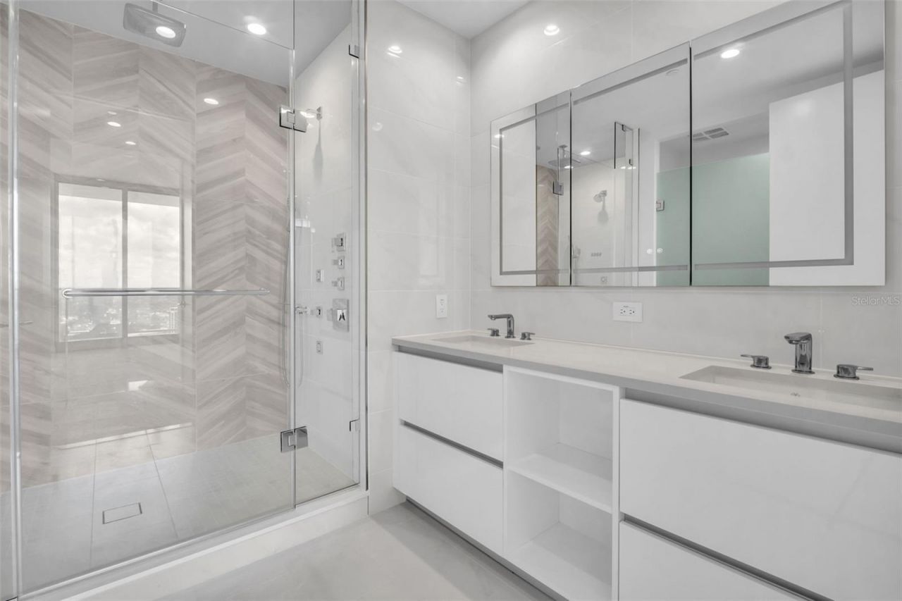 400 Central Avenue, Unit 3002, Saint Petersburg, FL 33701 Photo