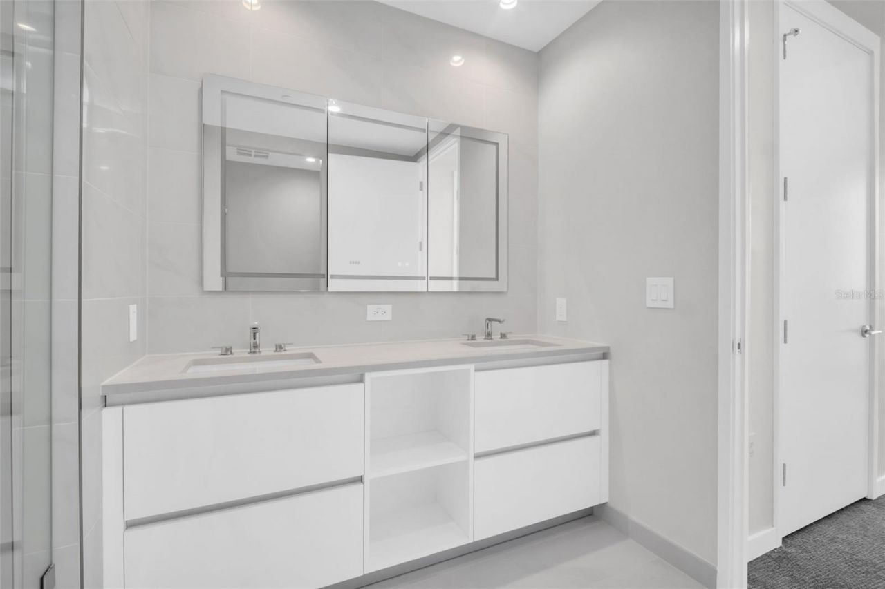 400 Central Avenue, Unit 3002, Saint Petersburg, FL 33701 Photo