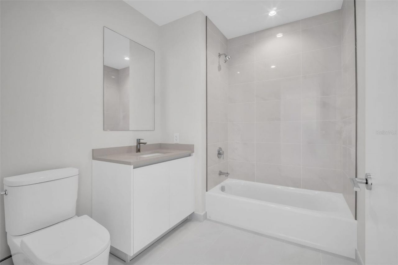 400 Central Avenue, Unit 3002, Saint Petersburg, FL 33701 Photo