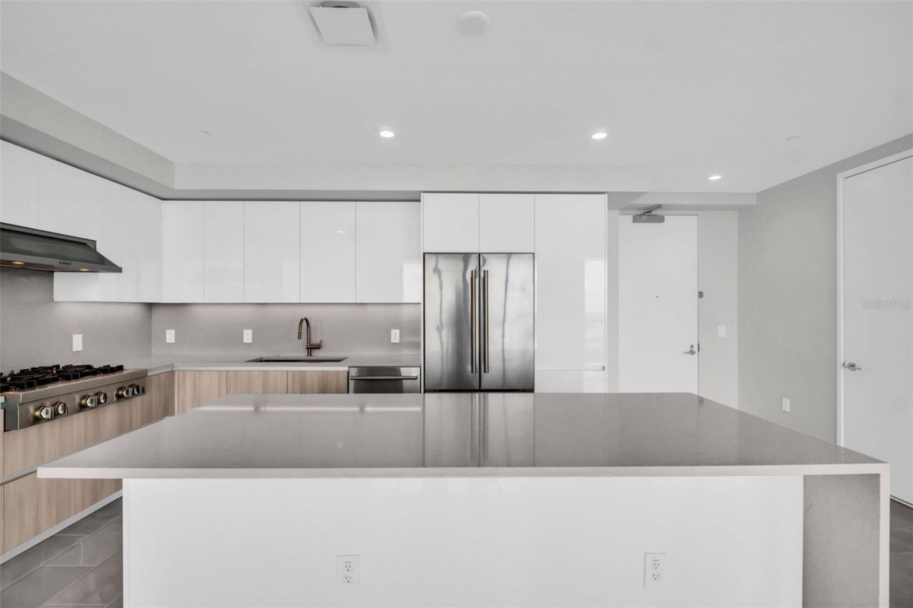 400 Central Avenue, Unit 3002, Saint Petersburg, FL 33701 Photo