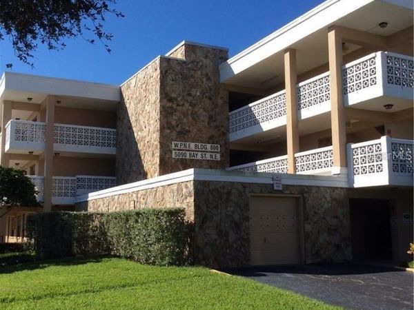5090 BAY STREET NE, Unit 220, ST PETERSBURG, FL 33703