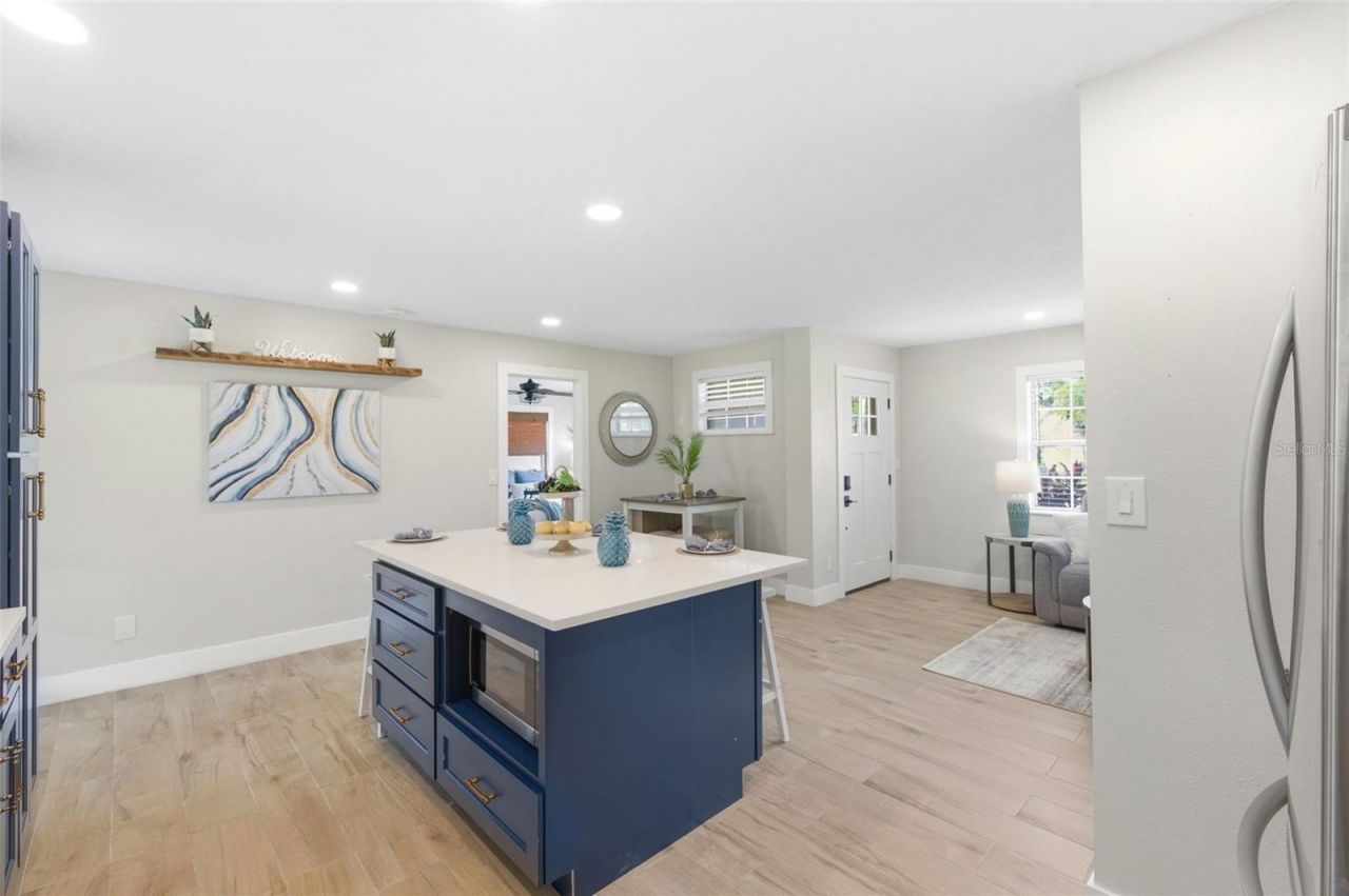 4146 Des Moines Street Ne, Saint Petersburg, FL 33703 Photo