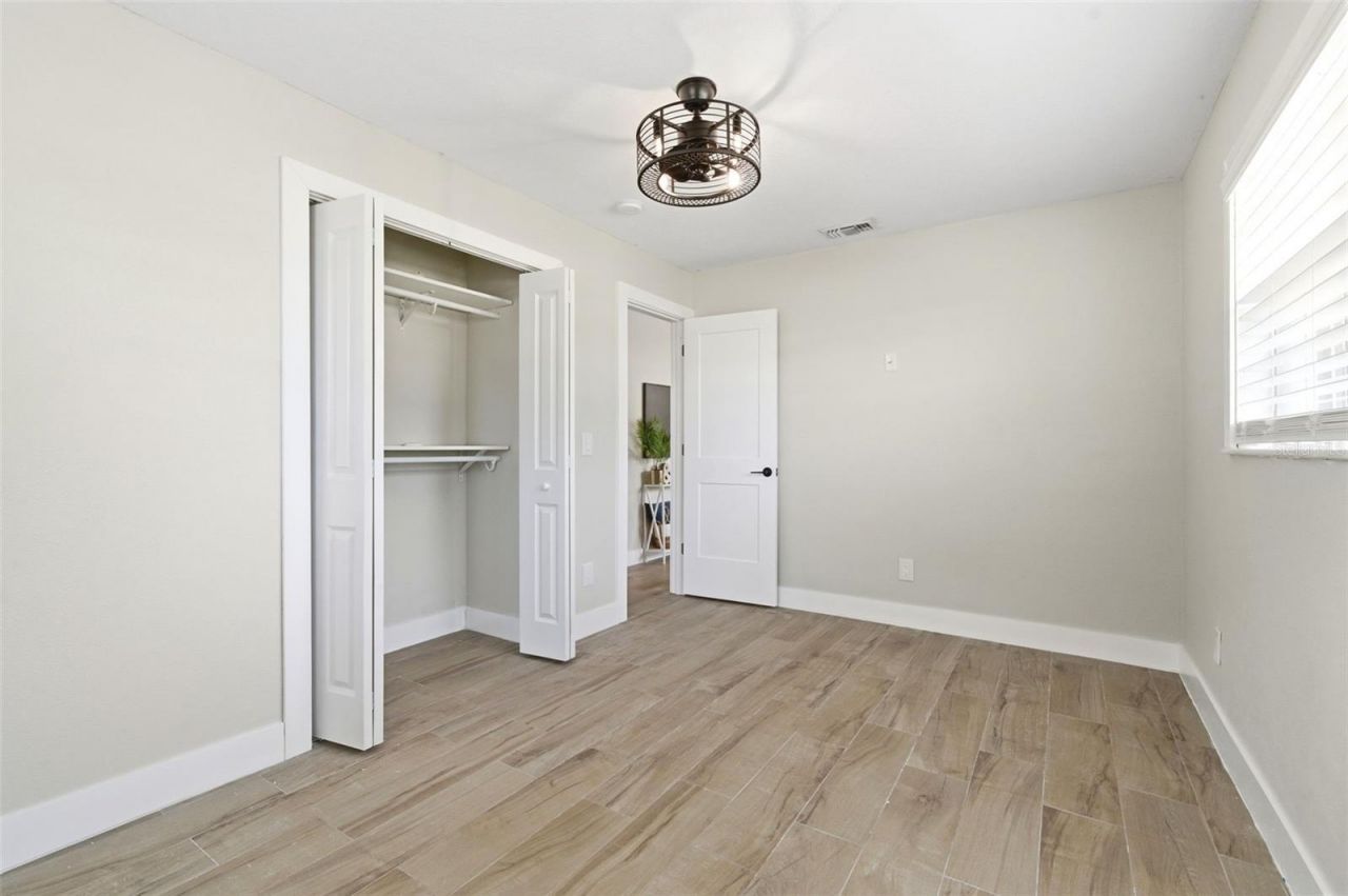 4146 Des Moines Street Ne, Saint Petersburg, FL 33703 Photo