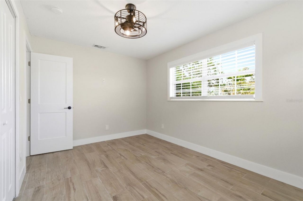 4146 Des Moines Street Ne, Saint Petersburg, FL 33703 Photo