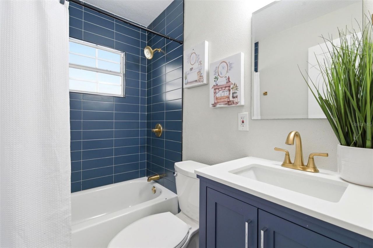4146 Des Moines Street Ne, Saint Petersburg, FL 33703 Photo