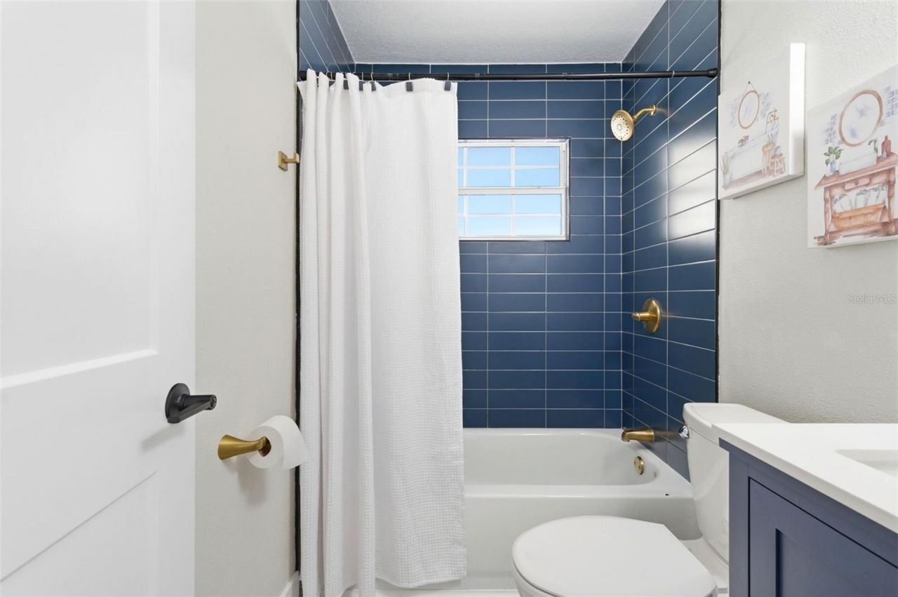4146 Des Moines Street Ne, Saint Petersburg, FL 33703 Photo
