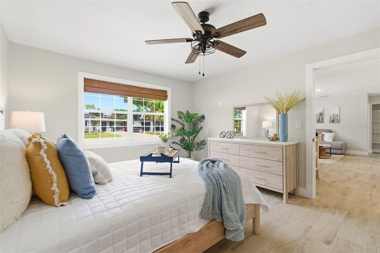 4146 Des Moines Street Ne, Saint Petersburg, FL 33703 Photo
