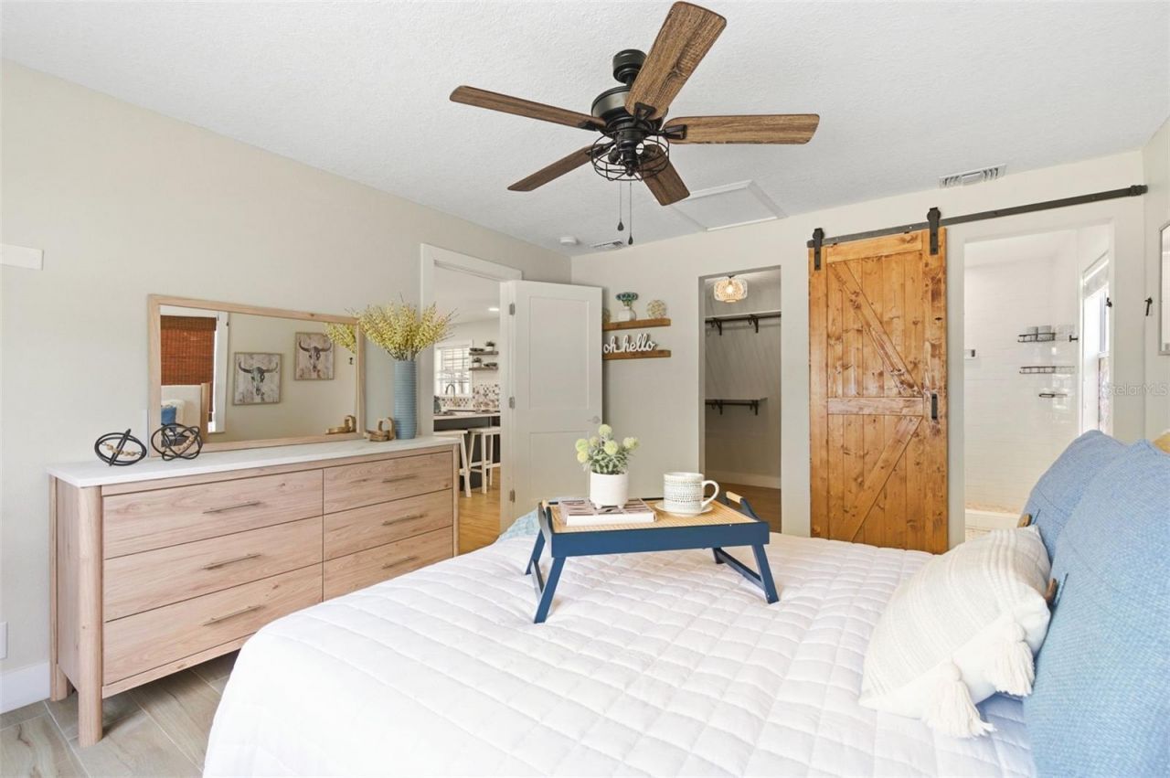 4146 Des Moines Street Ne, Saint Petersburg, FL 33703 Photo