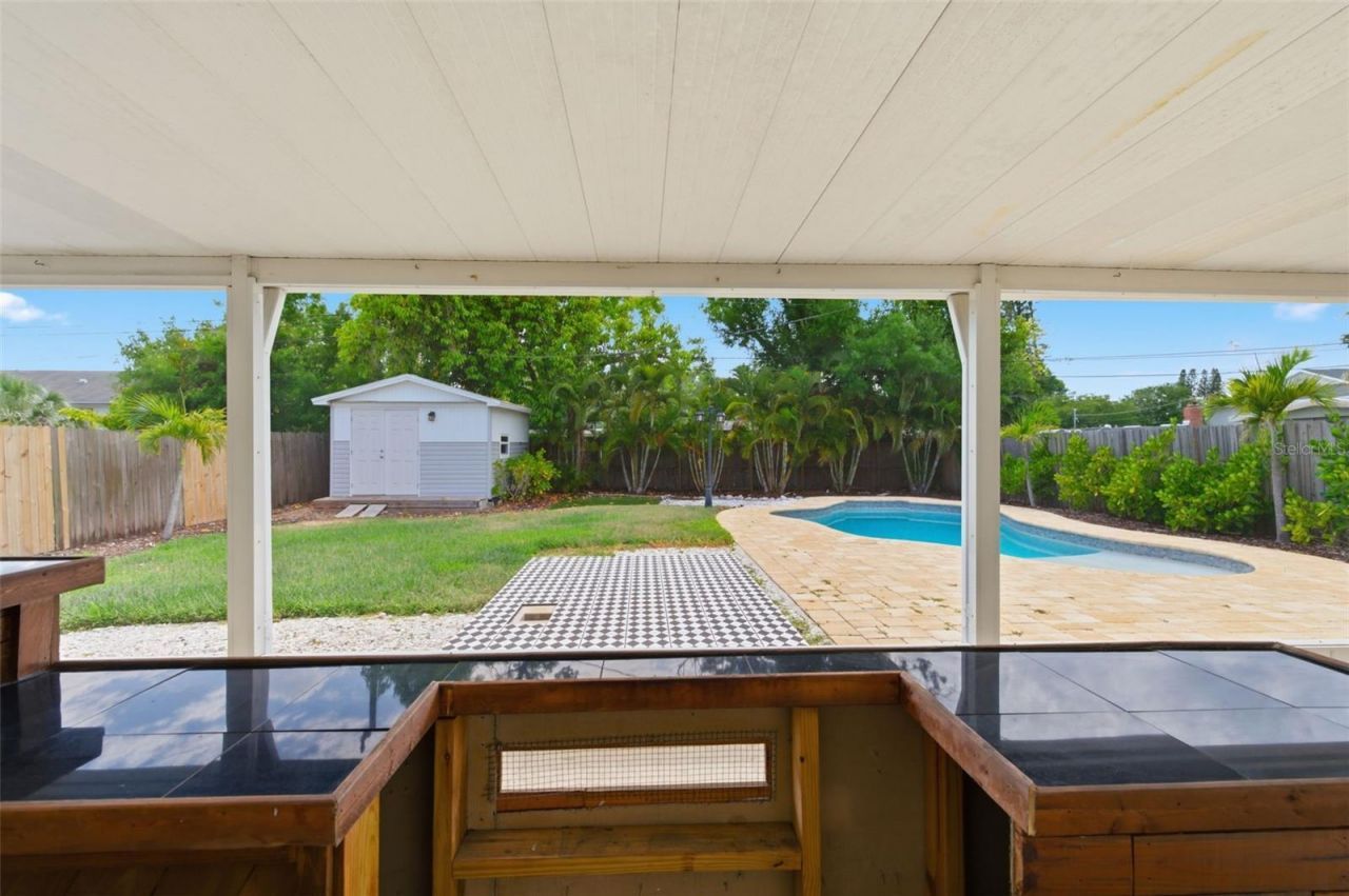 4146 Des Moines Street Ne, Saint Petersburg, FL 33703 Photo