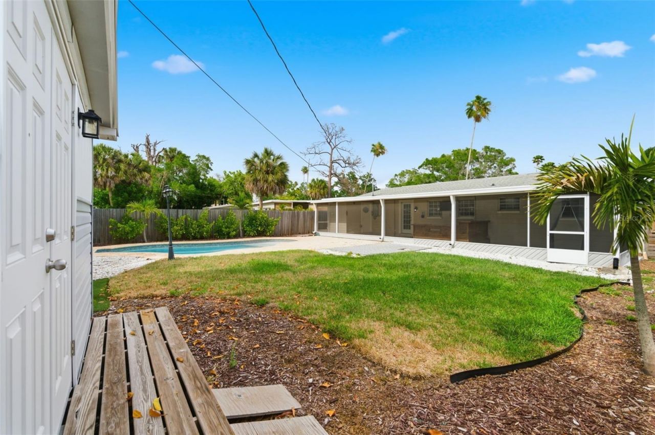 4146 Des Moines Street Ne, Saint Petersburg, FL 33703 Photo