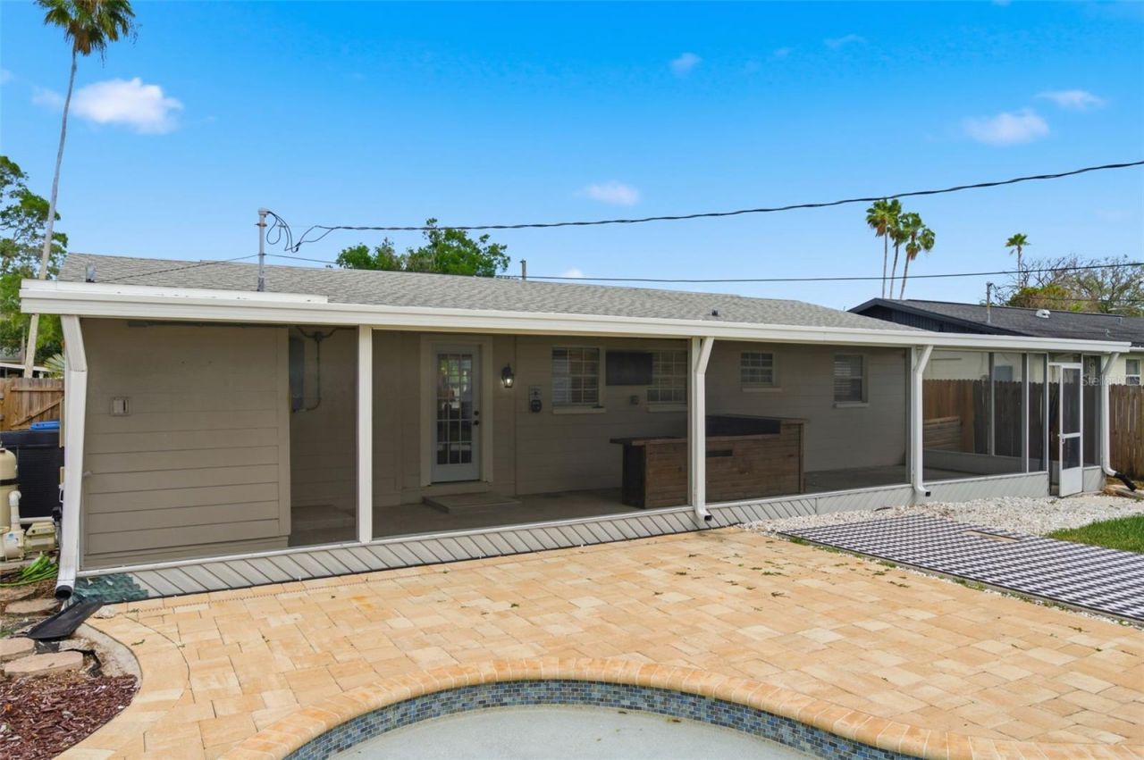 4146 Des Moines Street Ne, Saint Petersburg, FL 33703 Photo