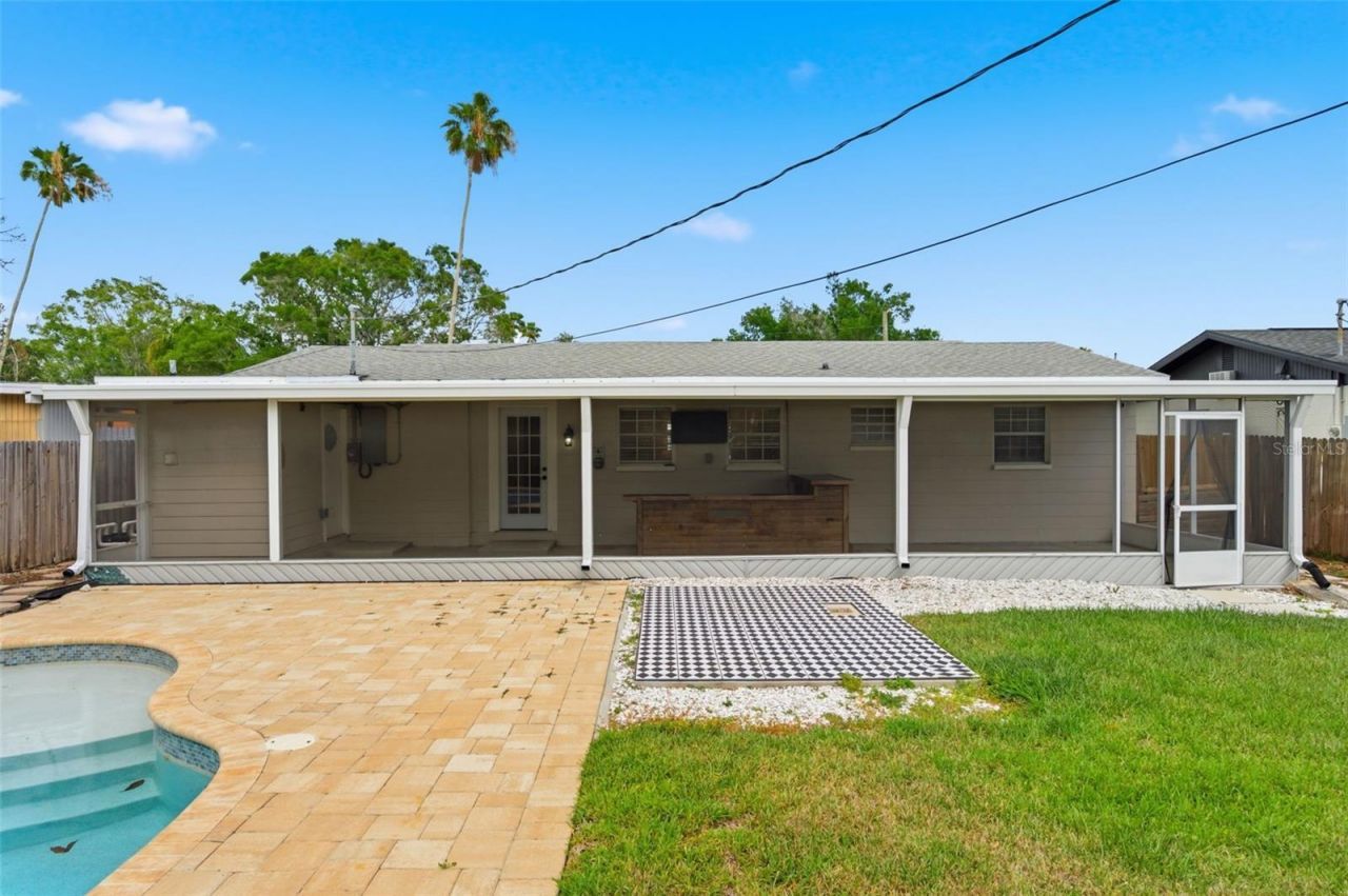 4146 Des Moines Street Ne, Saint Petersburg, FL 33703 Photo