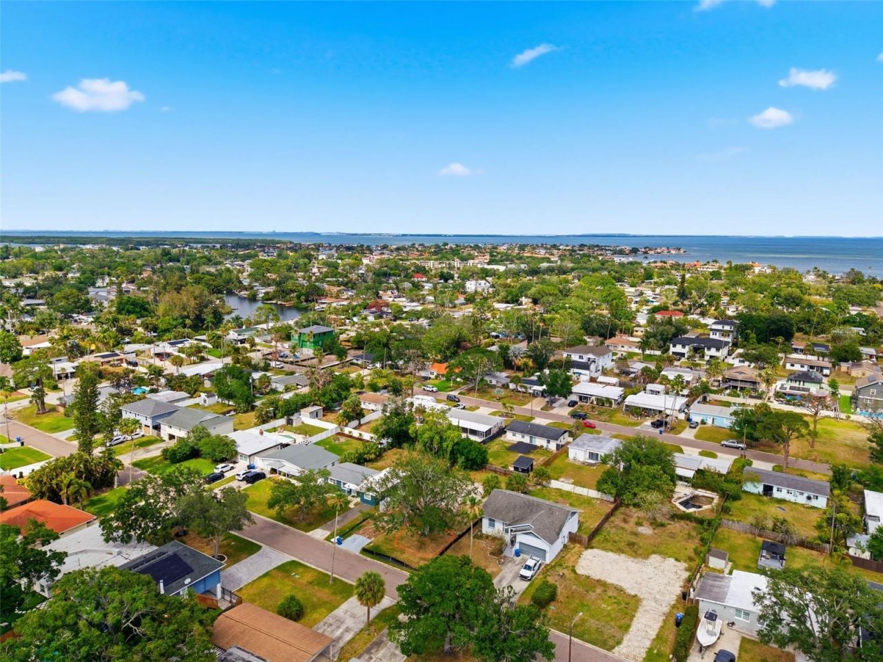 4146 Des Moines Street Ne, Saint Petersburg, FL 33703 Photo