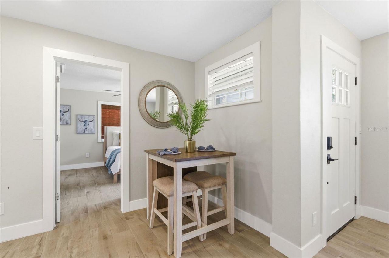4146 Des Moines Street Ne, Saint Petersburg, FL 33703 Photo