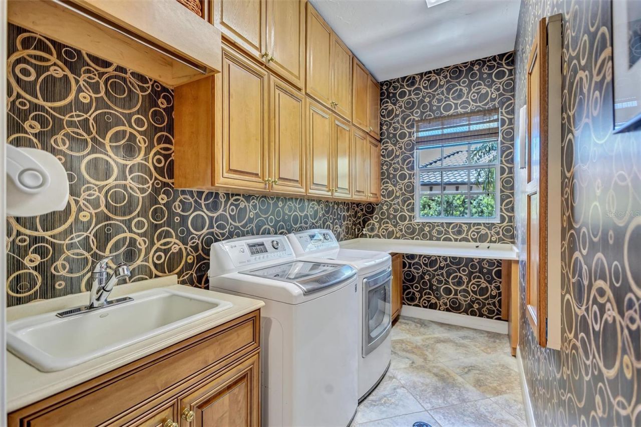5207 Sand Lake Court, Sarasota, FL 34238 Photo