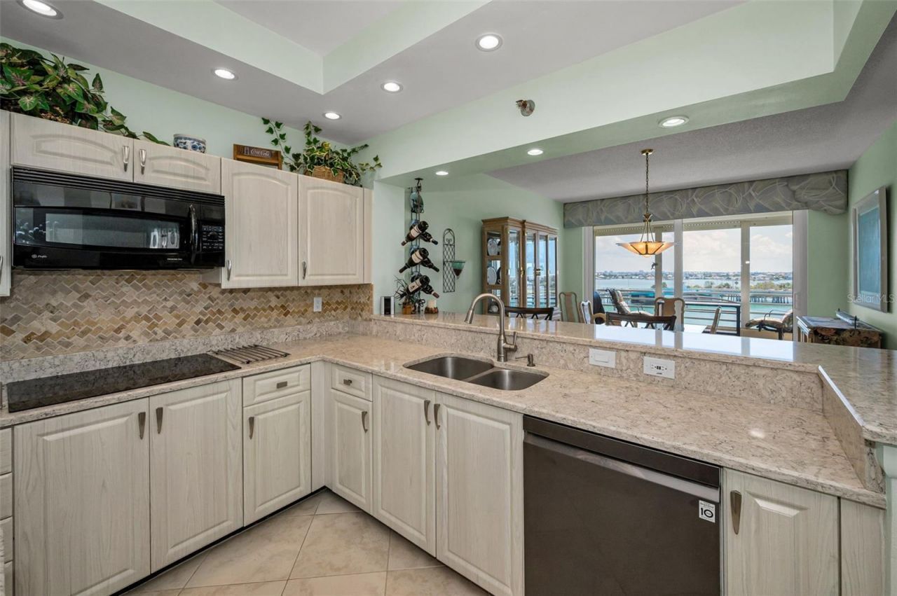7882 Sailboat Key Boulevard S, Unit 605, South Pasadena, FL 33707 Photo