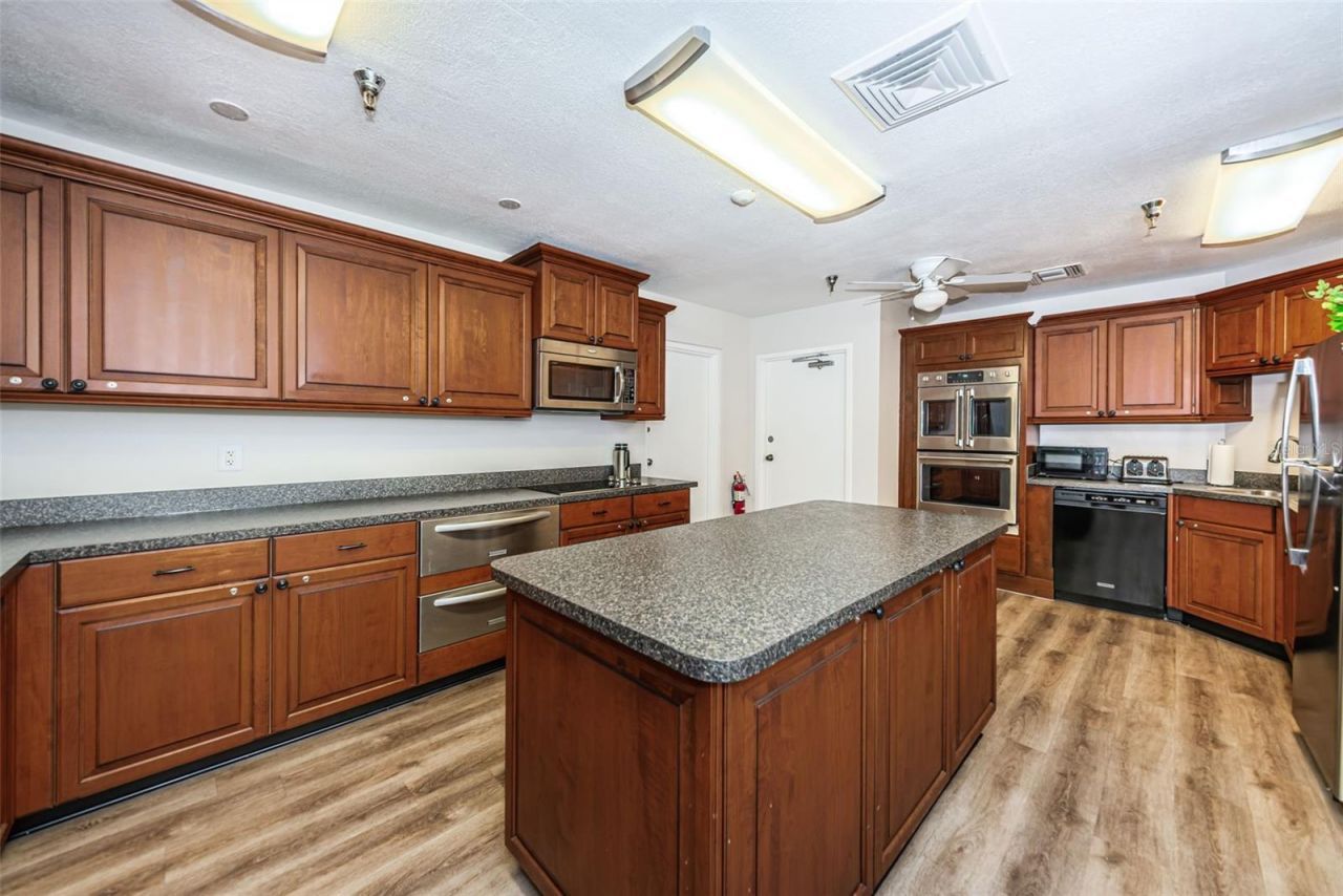7882 Sailboat Key Boulevard S, Unit 605, South Pasadena, FL 33707 Photo