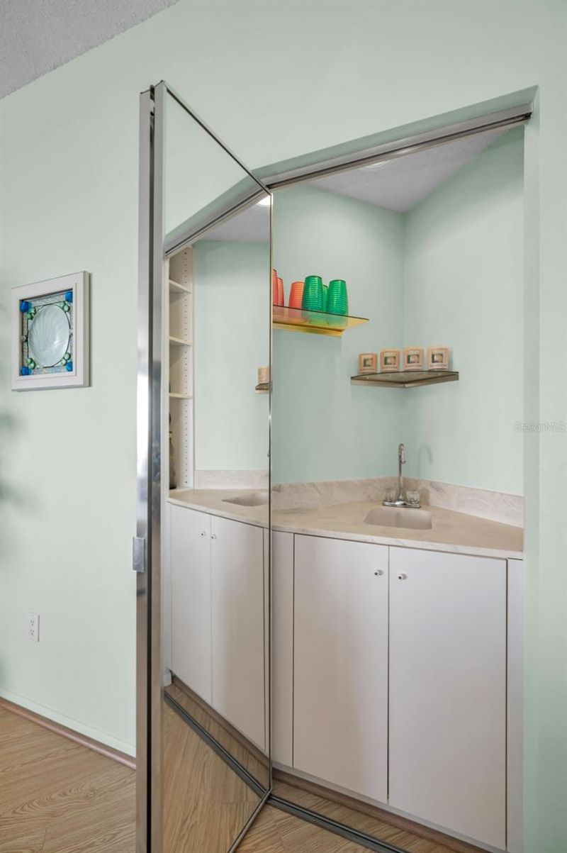 7882 Sailboat Key Boulevard S, Unit 605, South Pasadena, FL 33707 Photo