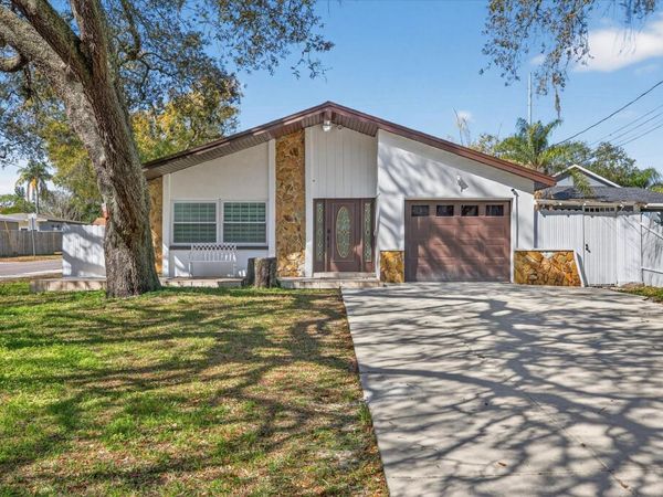 8902 N HAMNER AVENUE , TAMPA, FL 33604