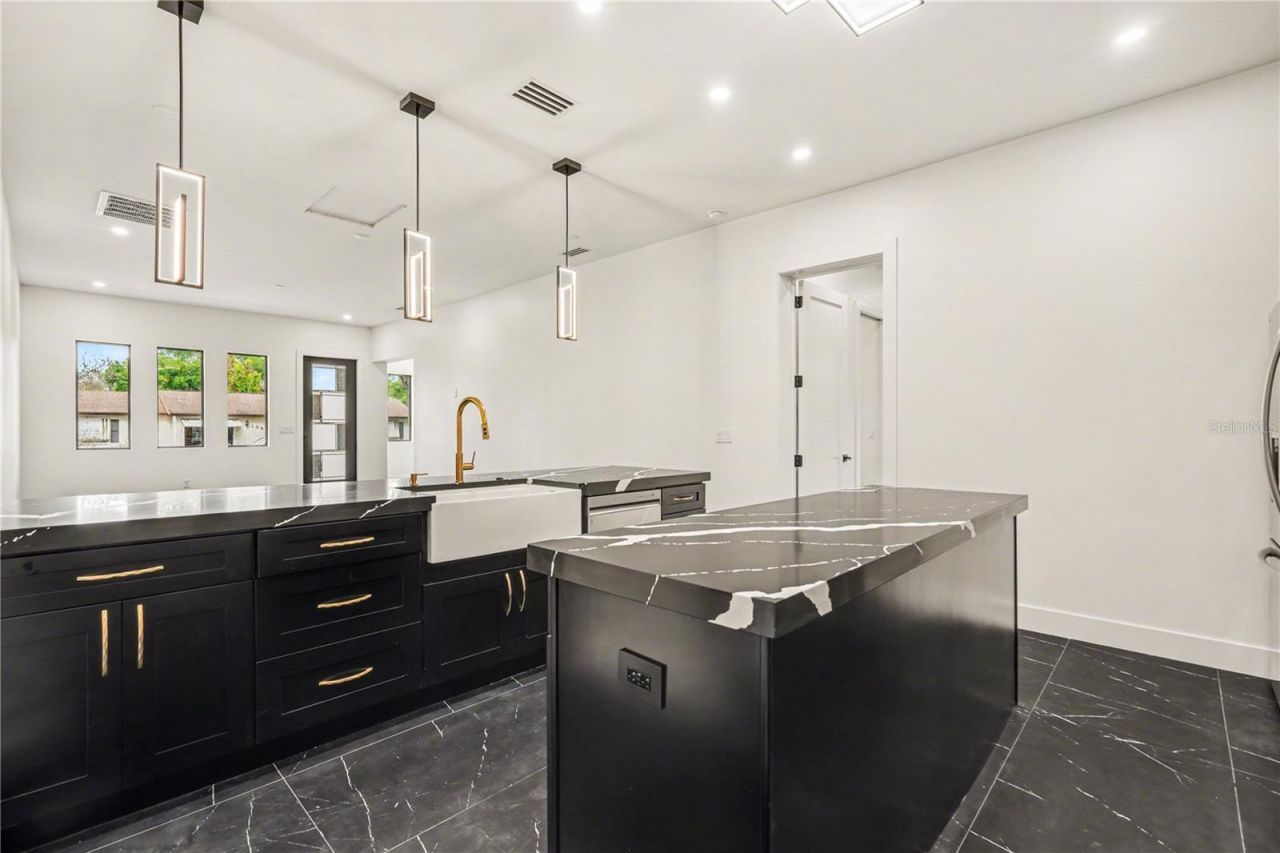 105 Garland Avenue, Seffner, FL 33584 Photo