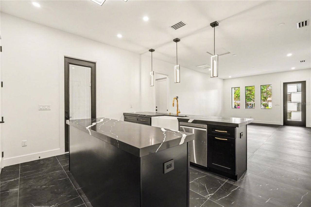 105 Garland Avenue, Seffner, FL 33584 Photo