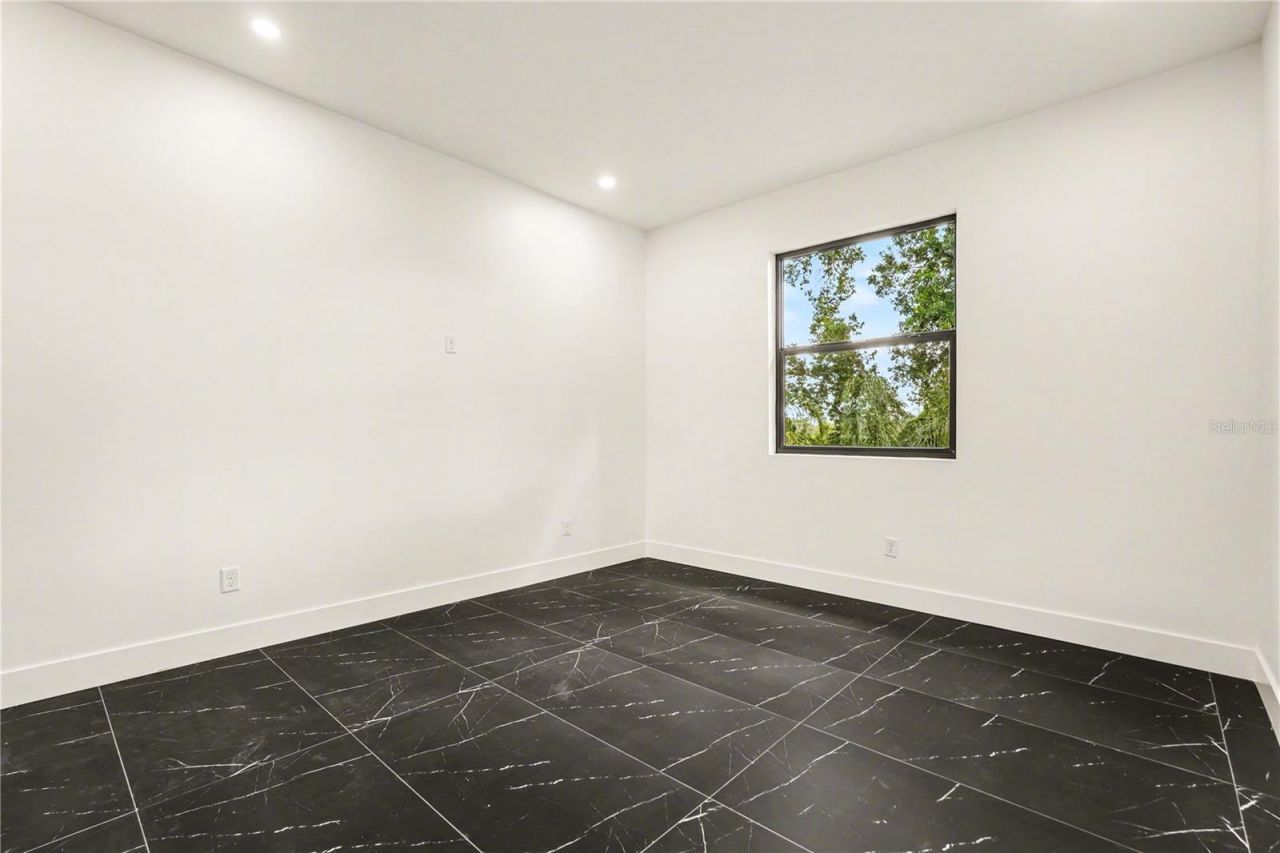 105 Garland Avenue, Seffner, FL 33584 Photo