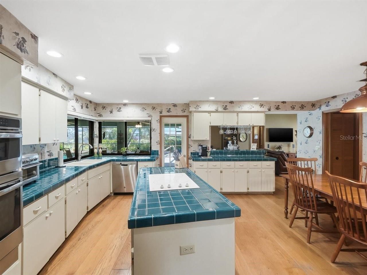 5046 Barrowe Drive, Tampa, FL 33624 Photo