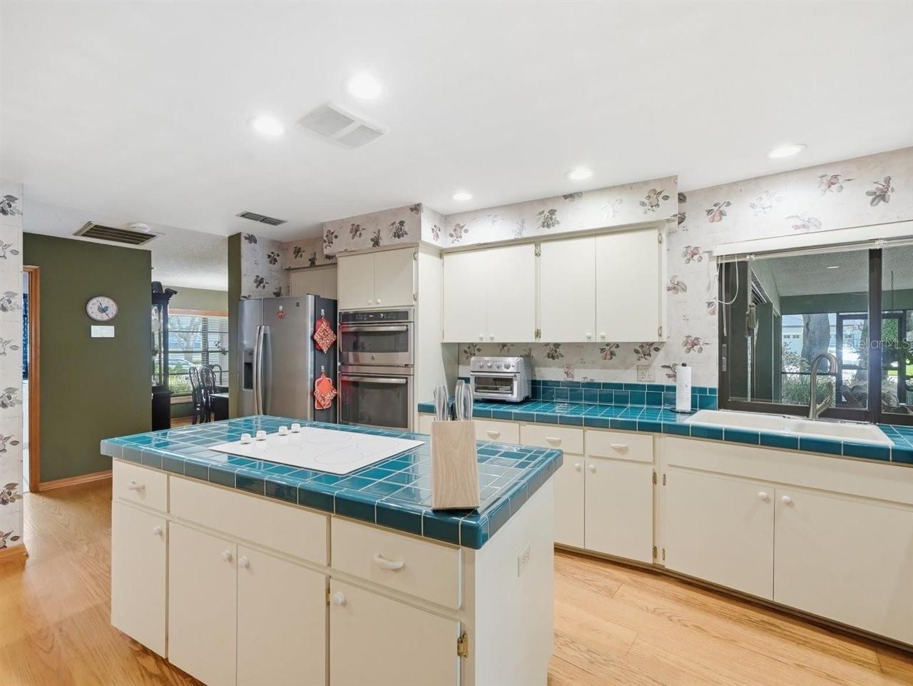 5046 Barrowe Drive, Tampa, FL 33624 Photo