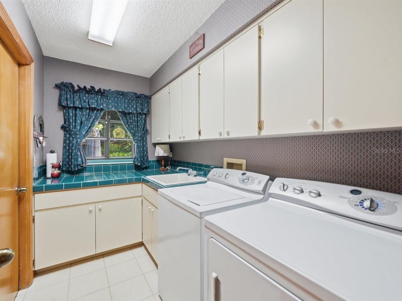 5046 Barrowe Drive, Tampa, FL 33624 Photo