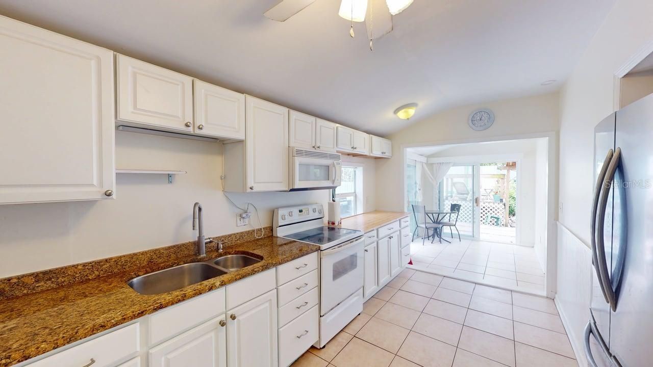2912 Hawthorne Street, Sarasota, FL 34239 Photo