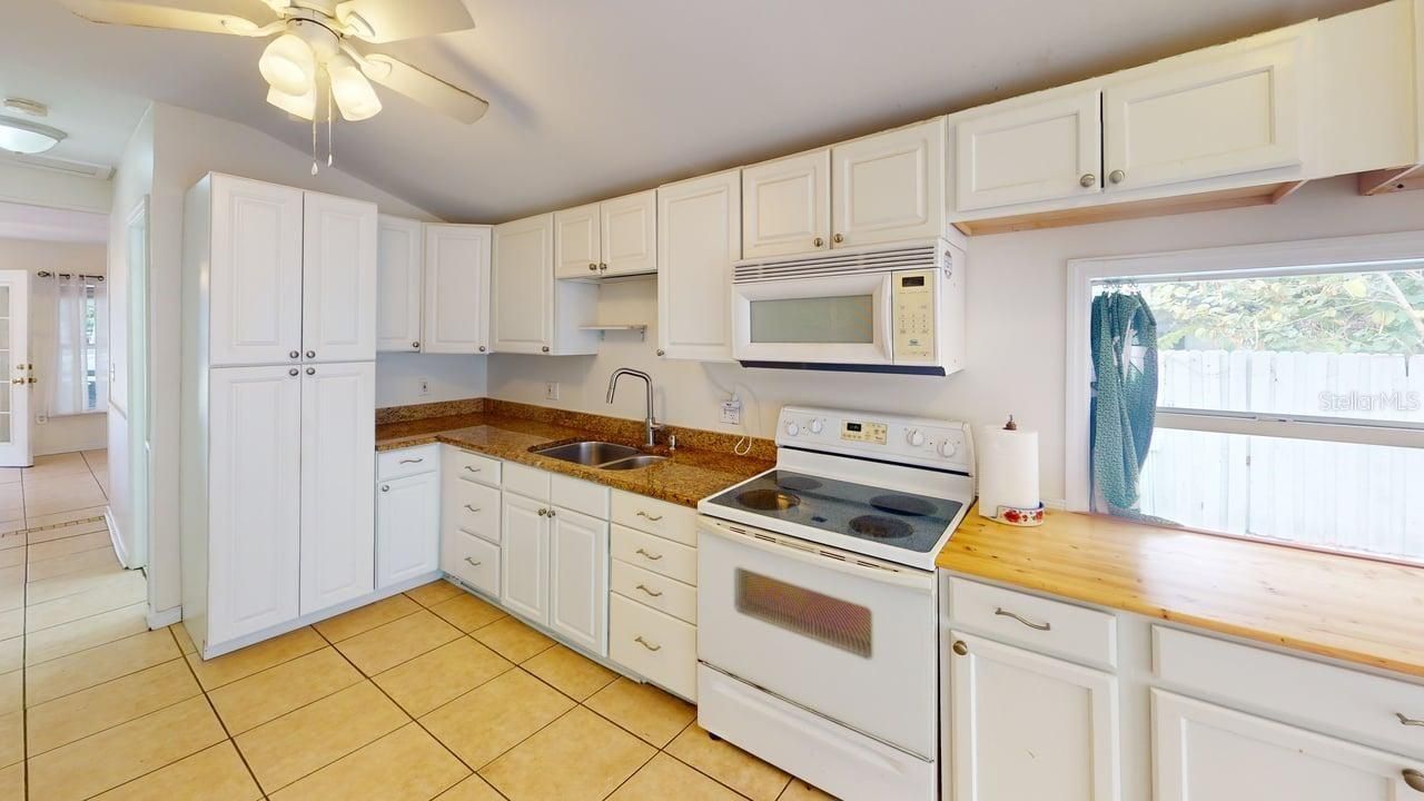 2912 Hawthorne Street, Sarasota, FL 34239 Photo