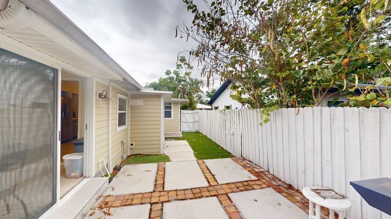 2912 Hawthorne Street, Sarasota, FL 34239 Photo