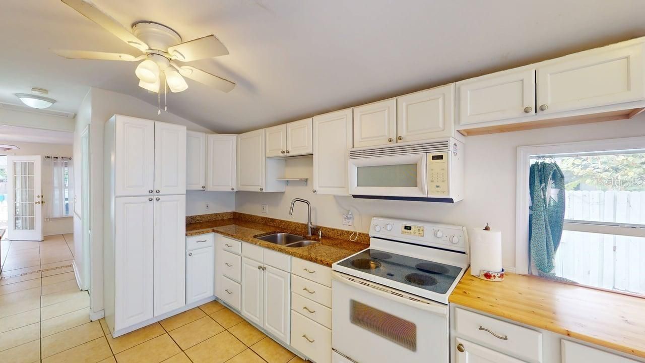 2912 Hawthorne Street, Sarasota, FL 34239 Photo