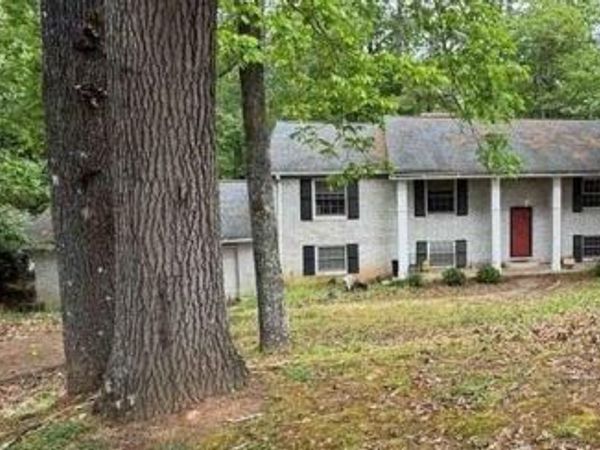 135 Greenhill Court SW, Atlanta, GA 30331